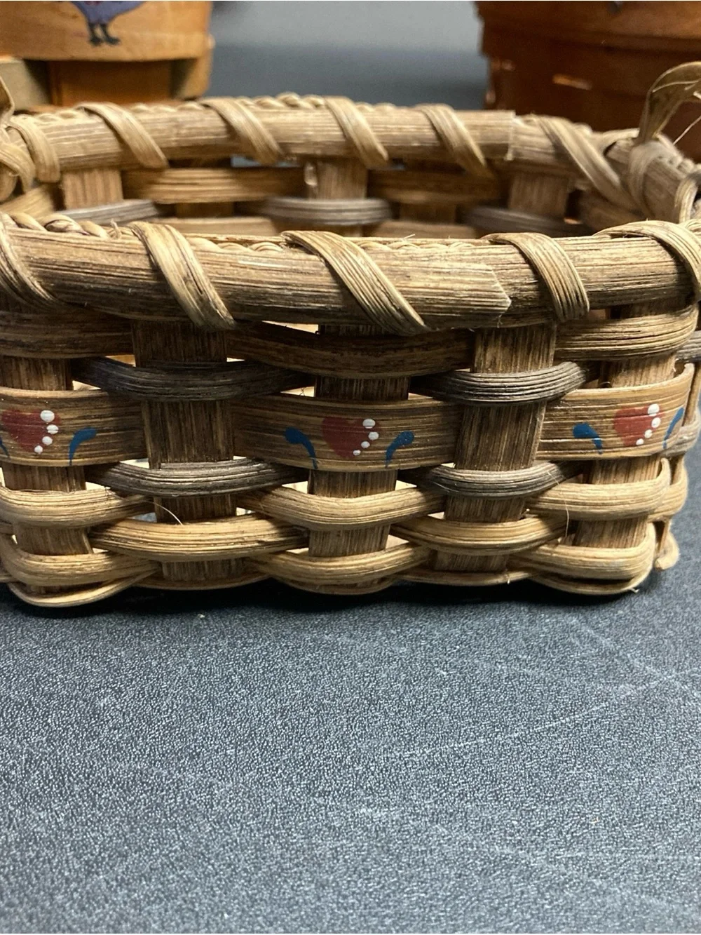 Bundle of six decorative baskets, Longaberger country woven candle